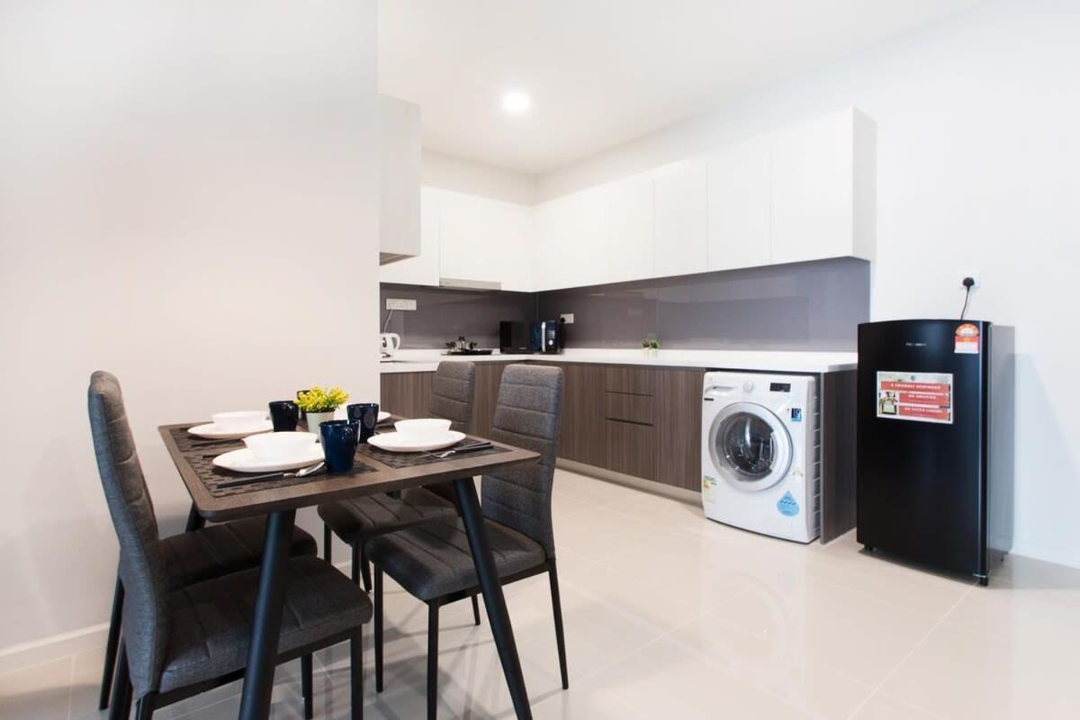 Modern, High Floor Suasana Suites 05 In Jb Johor Bahru Bagian luar foto